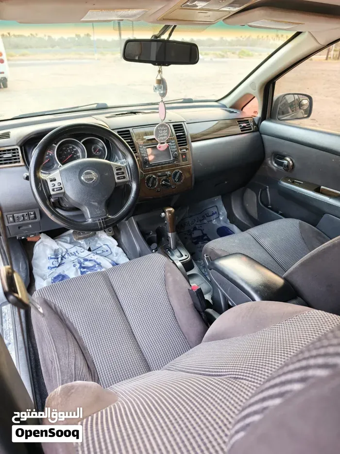 Nissan Versa 2012 photo 3