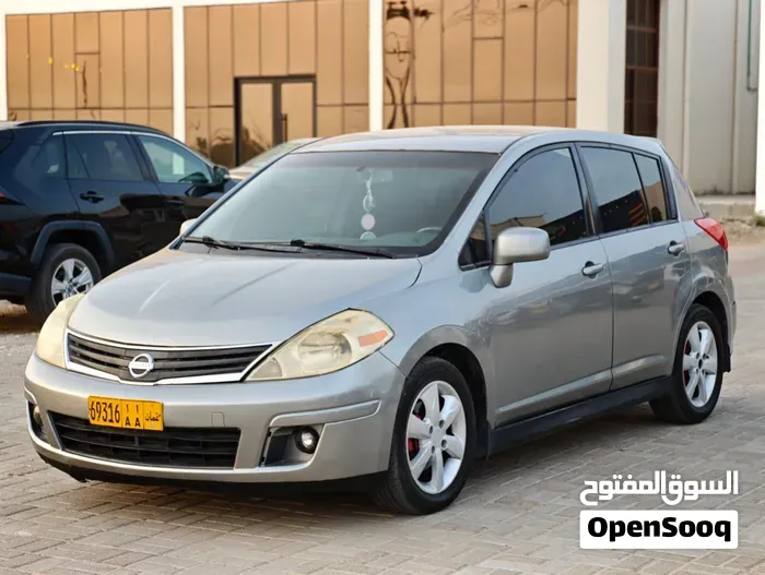 Nissan Versa 2012 photo 2