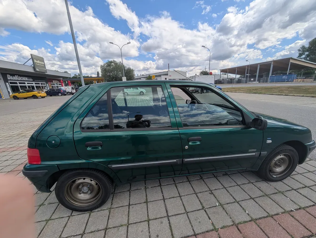 Peugeot 106 2001 photo 2