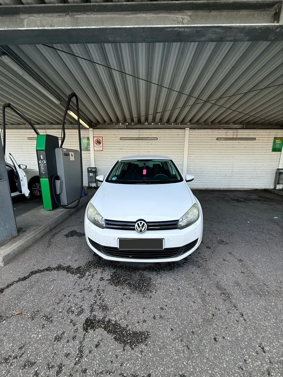 Volkswagen Golf 2010 photo 2