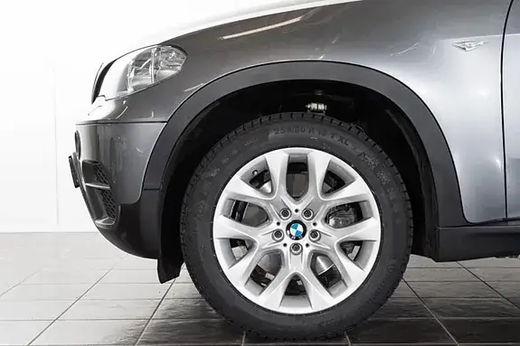 BMW X5 2010 photo 2