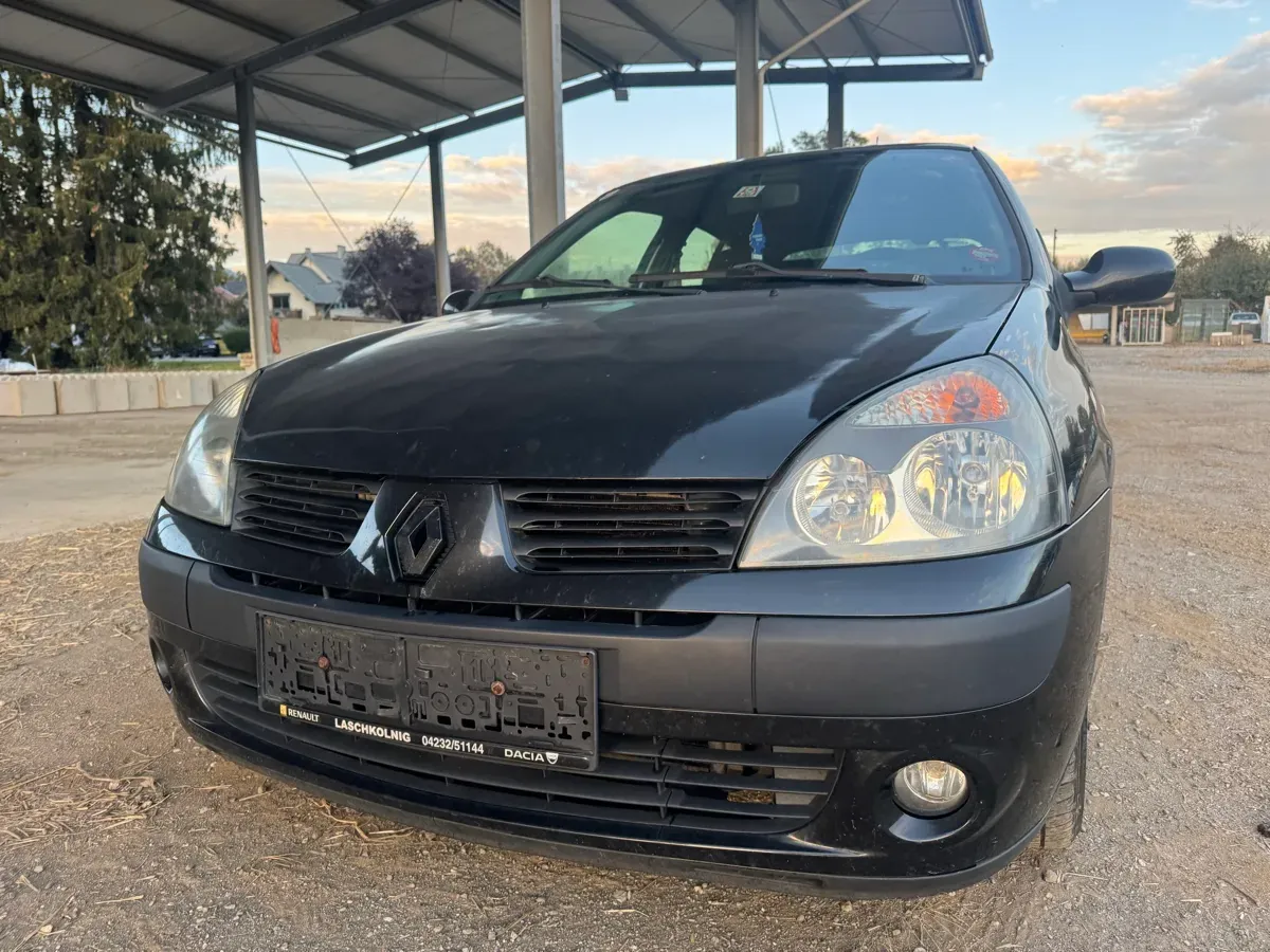 Renault Clio 2005 photo 3