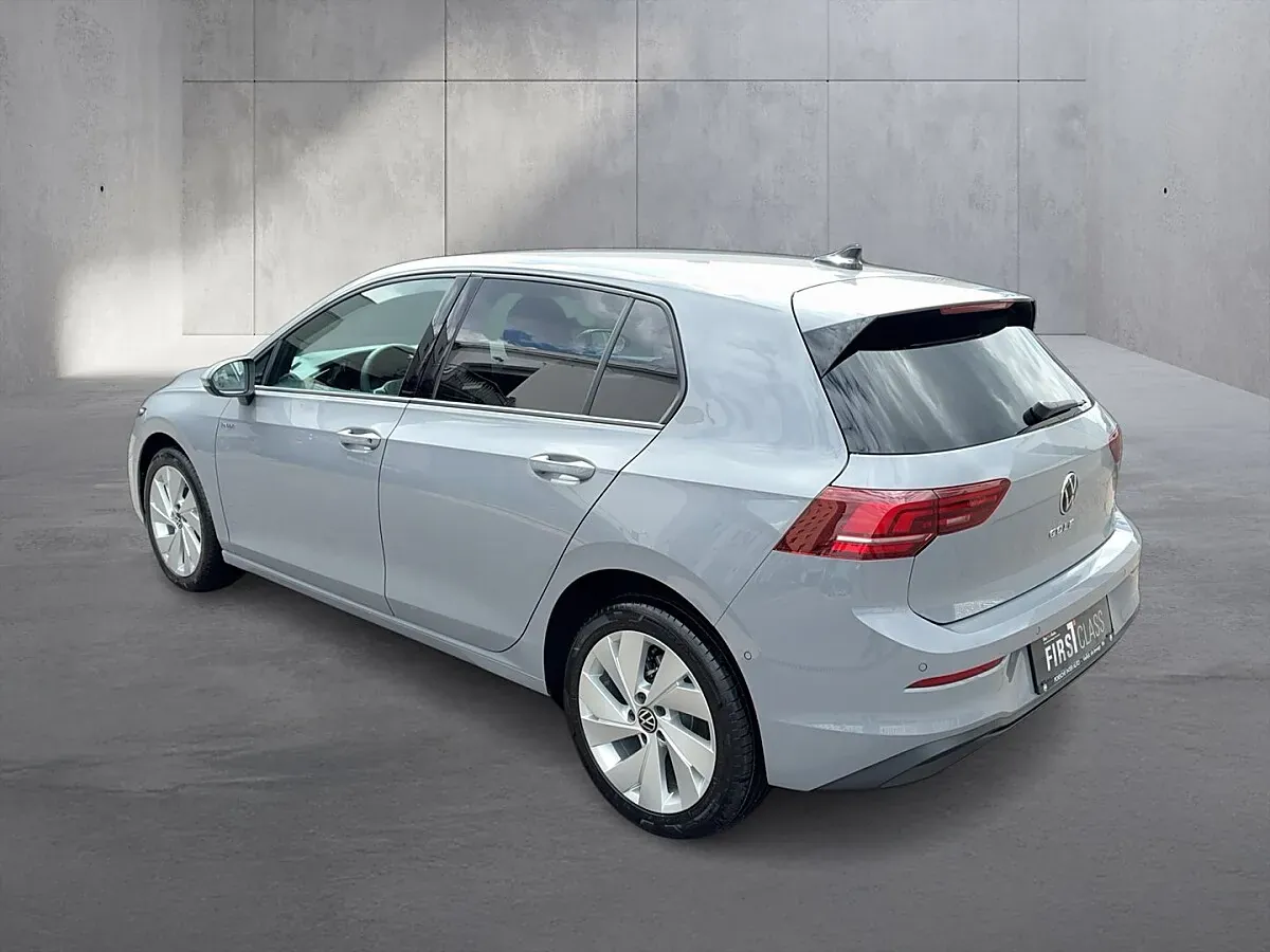 Volkswagen Golf 2026 photo 3