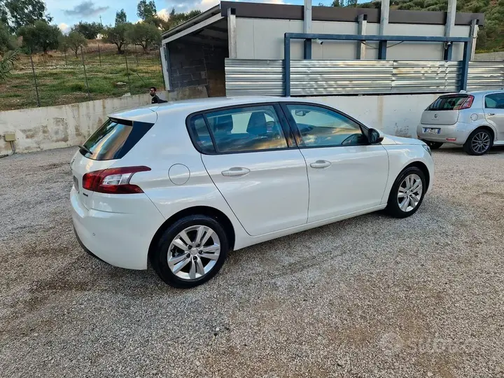 Peugeot 308 2016 photo 2