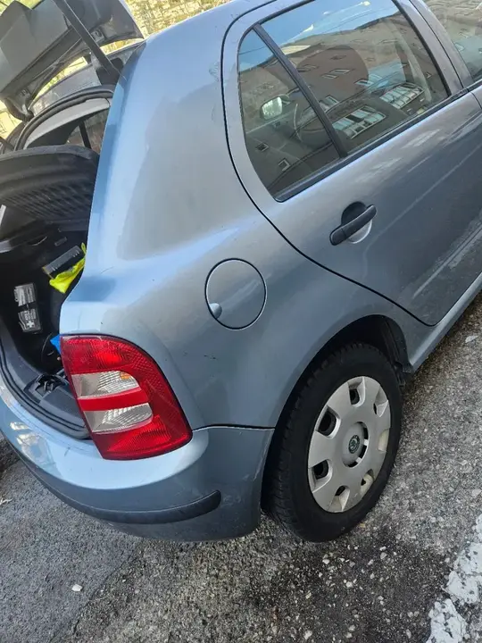 Skoda Fabia 2002 photo 2