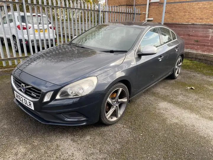 Volvo S60 2012 photo 2