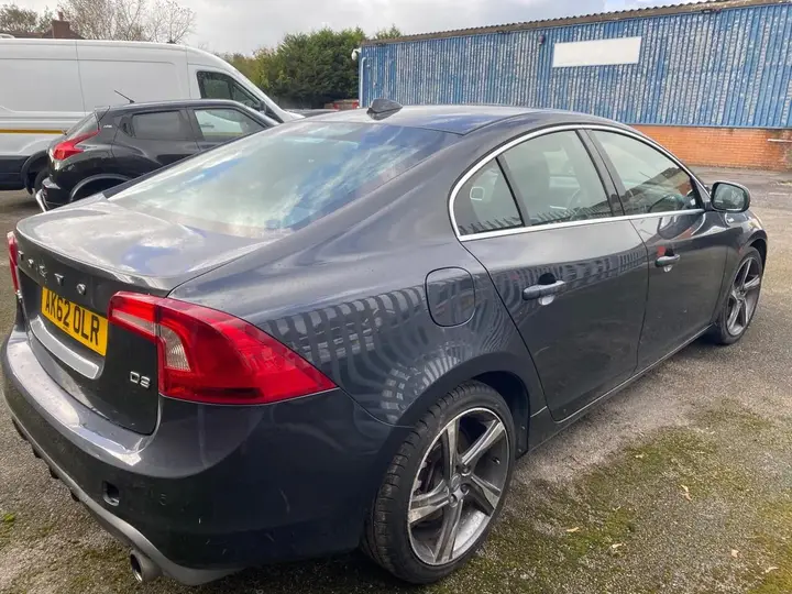 Volvo S60 2012 photo 4