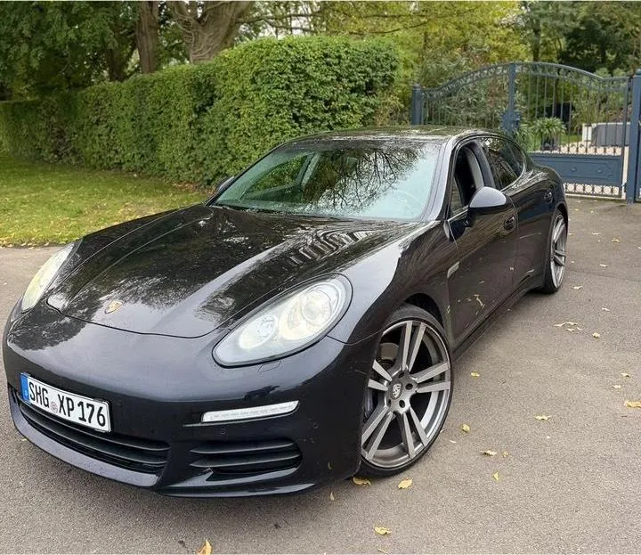 Porsche Panamera 4