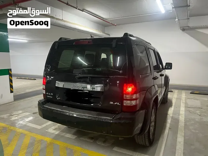 Jeep Liberty 2010 photo 4