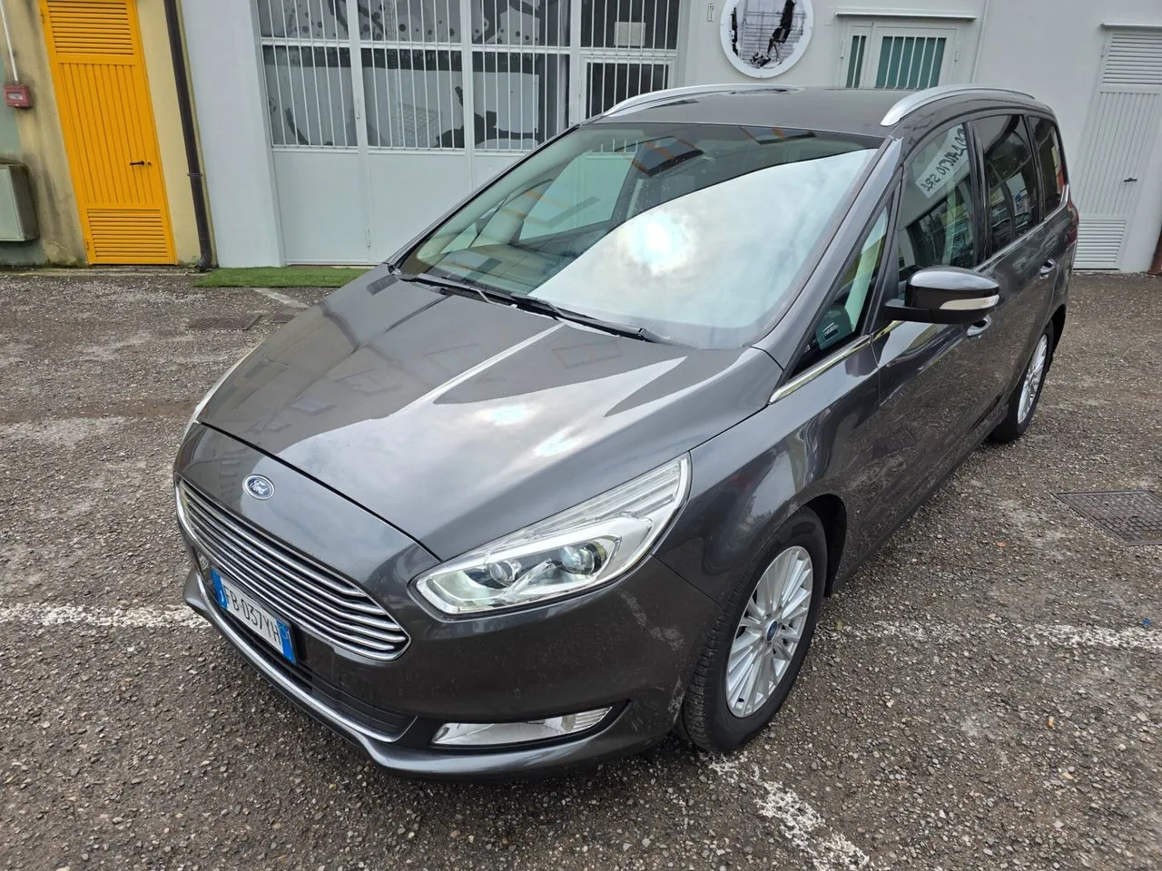 Ford Galaxy 2016 photo 3