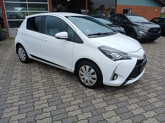 Toyota Yaris 2017 photo 3
