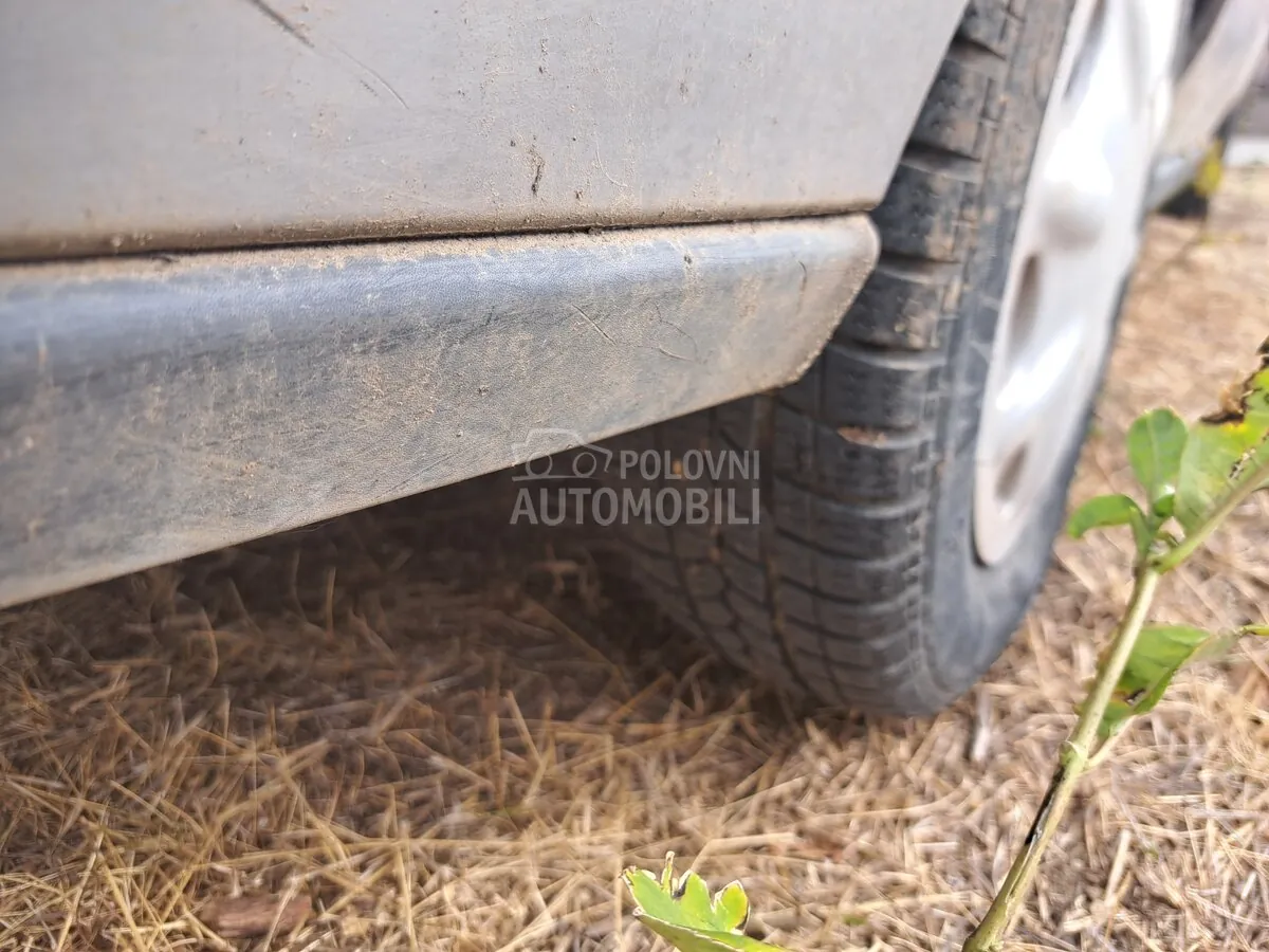 Rover 400 2001 photo 3