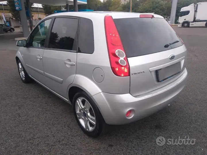 Ford Fiesta 2008 photo 4
