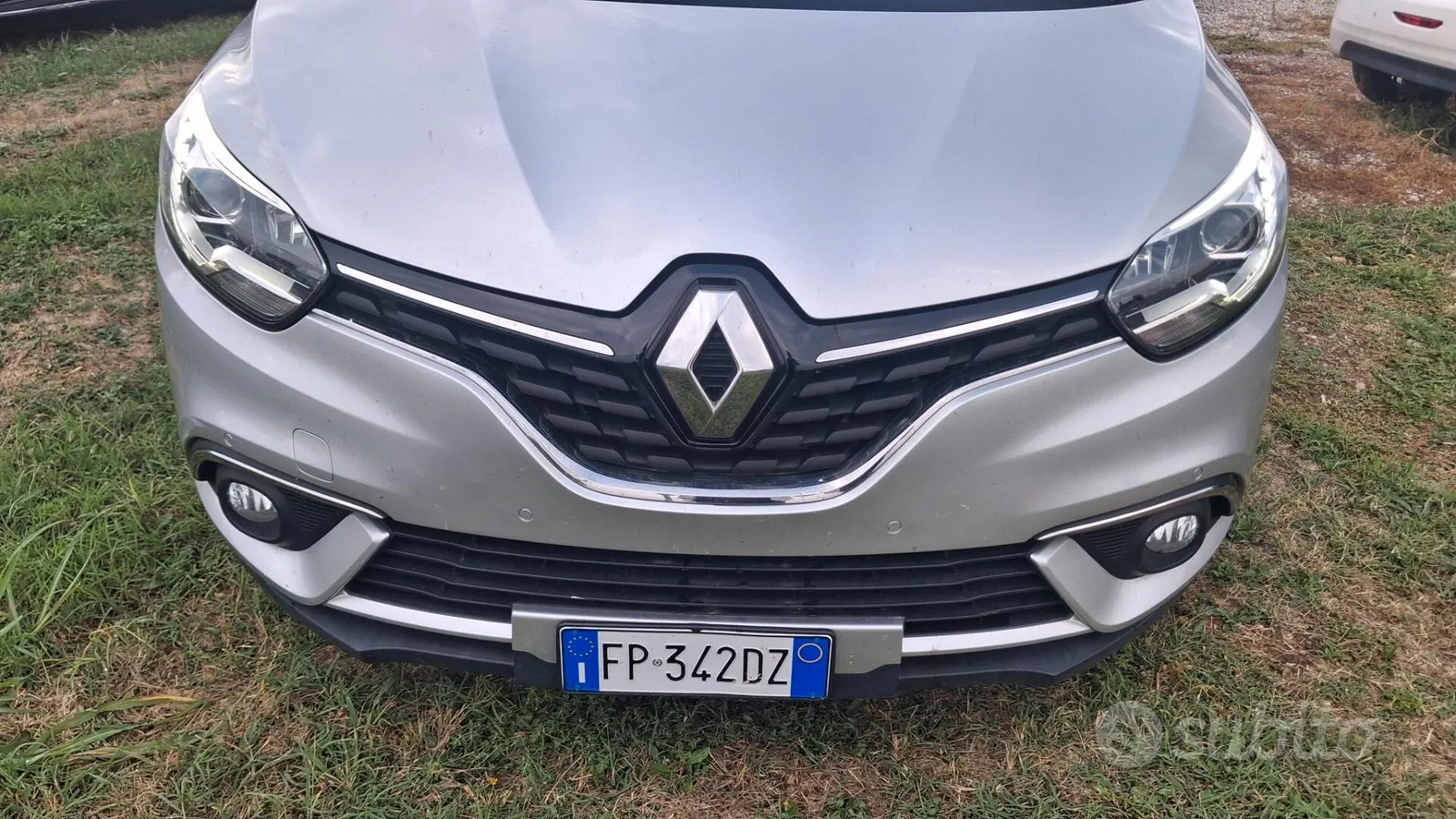 Renault Scenic 2018 photo 2