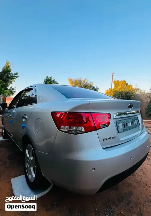 Kia Forte 2010 photo 2
