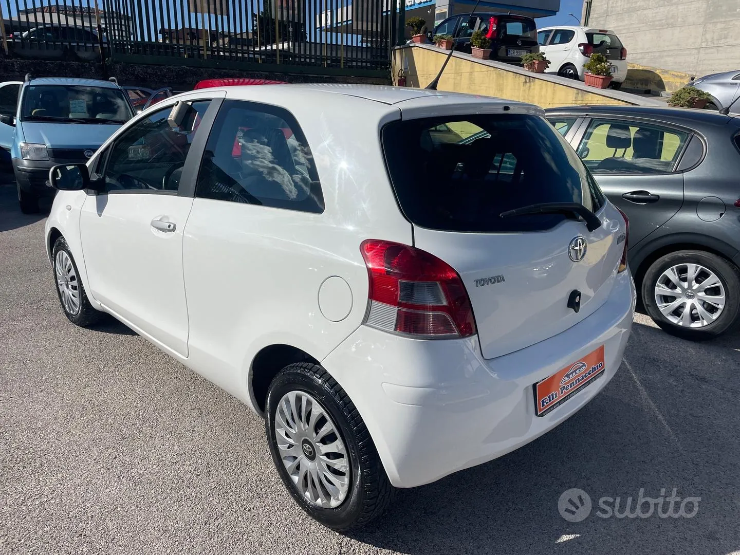 Toyota Yaris 2010 photo 3
