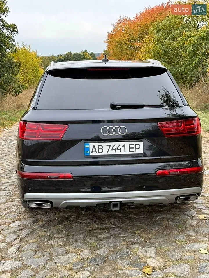 Audi Q7 2017 photo 2