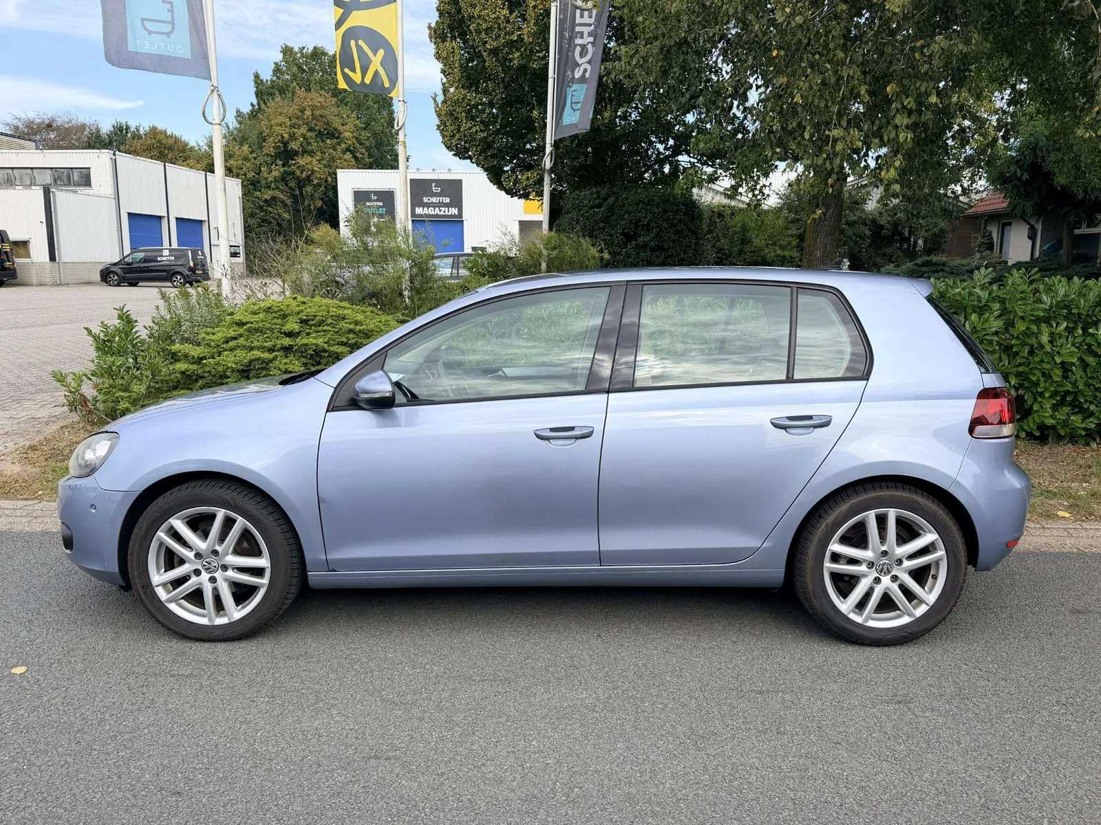 Volkswagen Golf 2010 photo 2