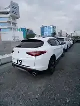 Alfa Romeo Stelvio 2021 photo 4