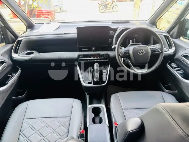 Toyota Voxy 2026 photo 5
