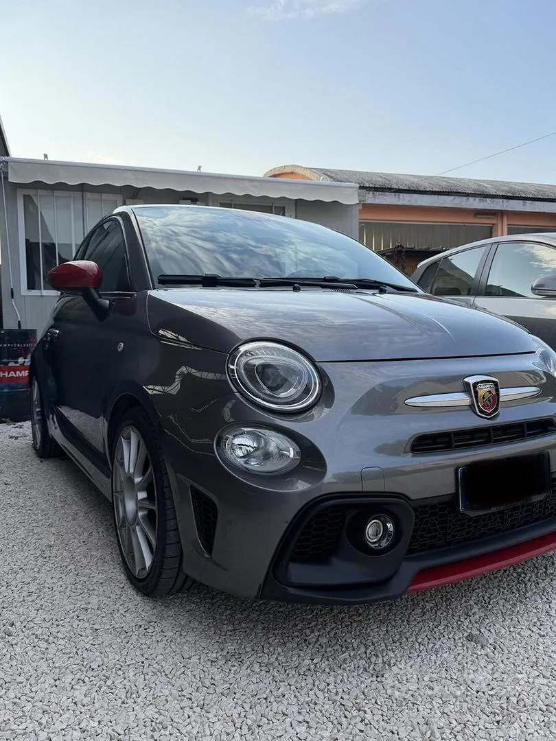 Abarth 595 2018 photo 2