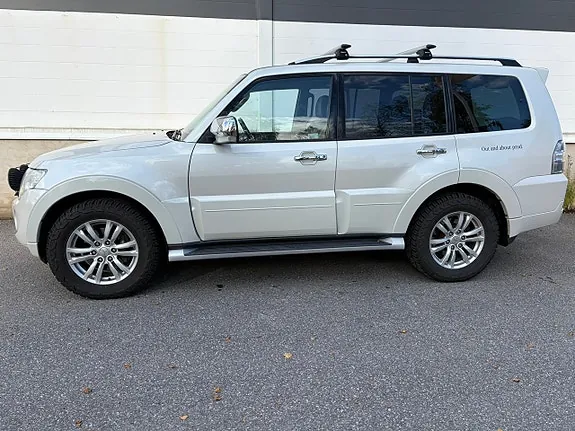 Mitsubishi Pajero 2014 photo 2