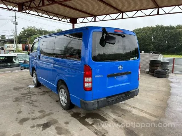 Toyota Hiace Van 2019 photo 3