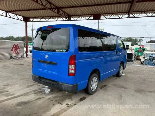Toyota Hiace Van 2019 photo 4