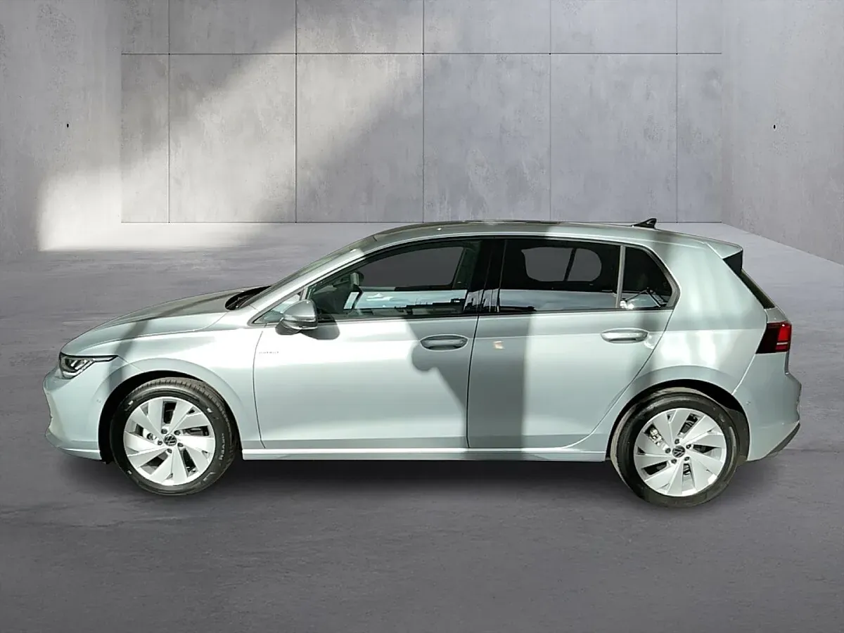 Volkswagen Golf 2026 photo 2