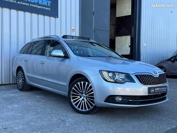 Skoda Superb 2014 photo 3