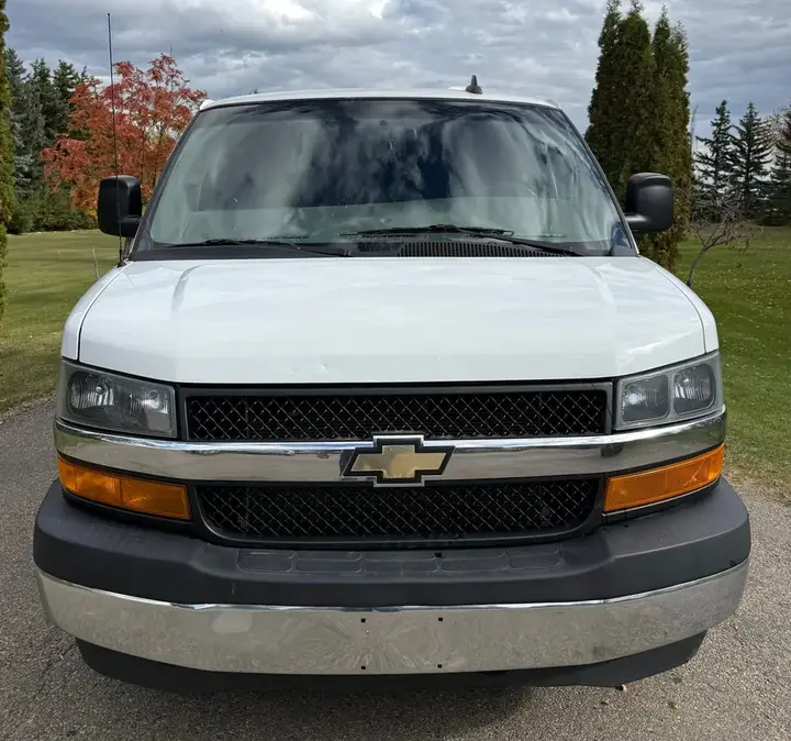 Chevrolet Express 2019 photo 2