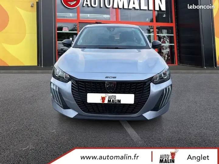 Peugeot 208 2025 photo 2
