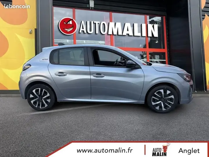 Peugeot 208 2025 photo 4