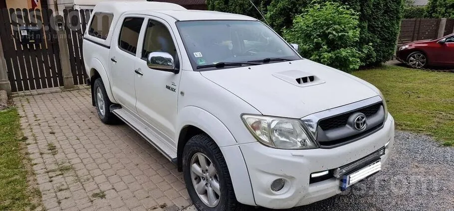 Toyota Hilux 2011 photo 2