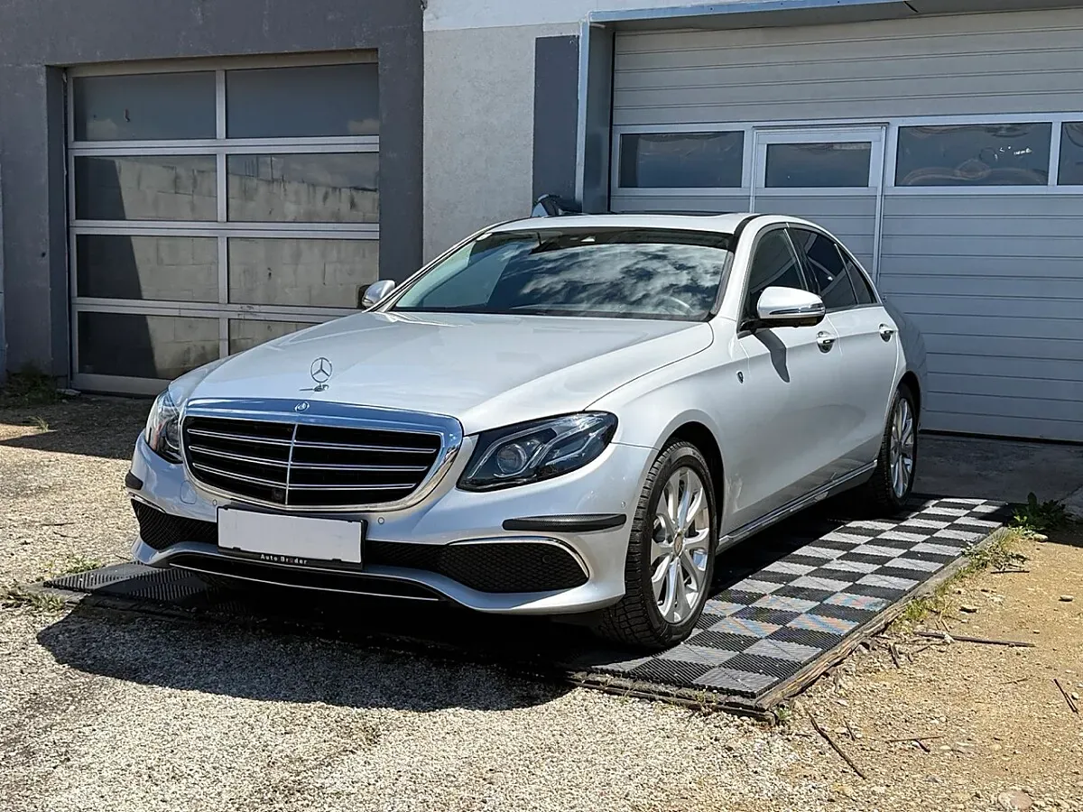 Mercedes-Benz E-Class 2016 photo 2