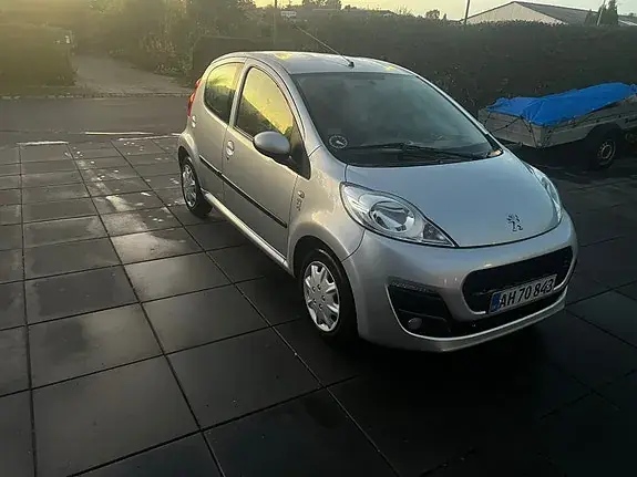 Peugeot 107 2013 photo 3