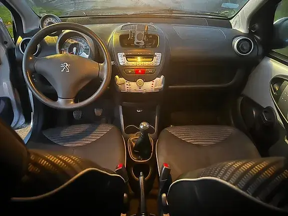 Peugeot 107 2013 photo 5