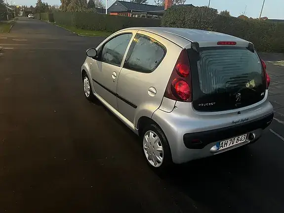 Peugeot 107 2013 photo 4