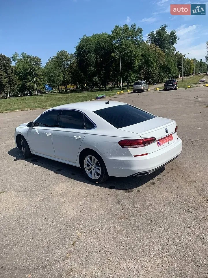 Volkswagen Passat 2019 photo 2