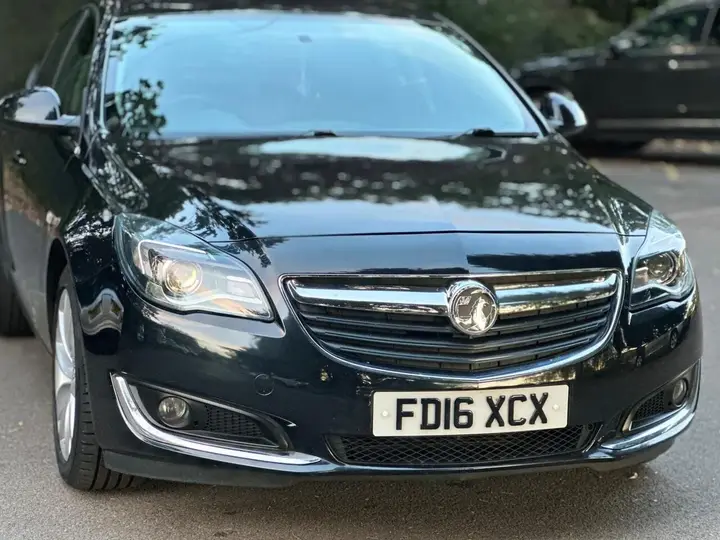Vauxhall Insignia 2016 photo 2