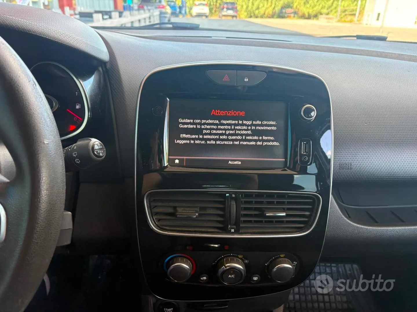 Renault Clio 2019 photo 2