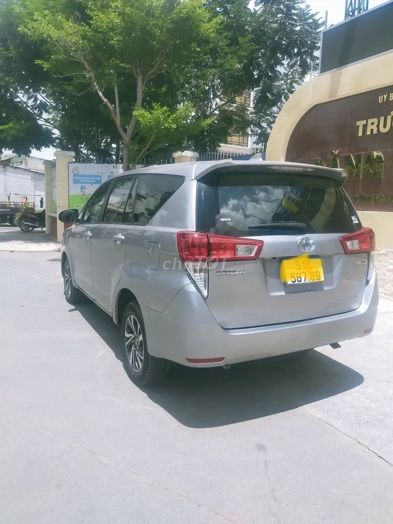 Toyota Innova 2022 photo 2