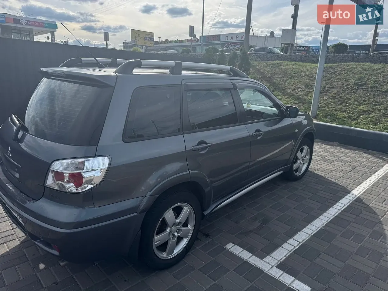 Mitsubishi Outlander 2008 photo 3