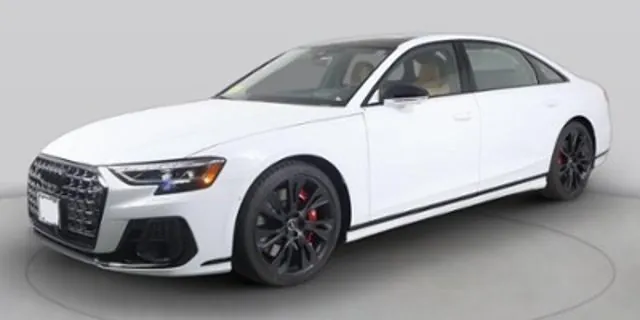 Audi S8