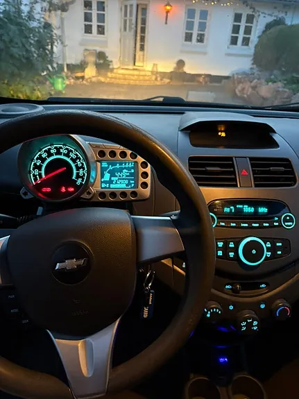 Chevrolet Spark 2011 photo 4