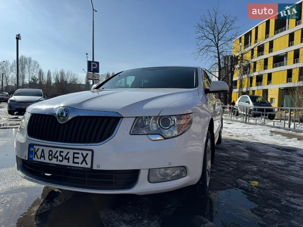 Skoda Superb 2010 photo 2
