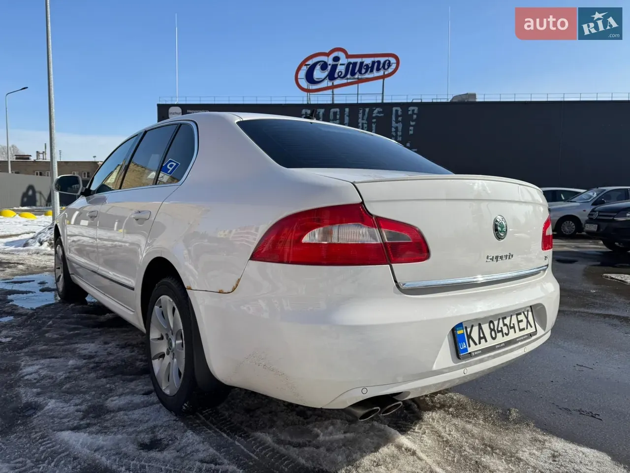 Skoda Superb 2010 photo 3