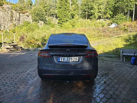Tesla Model X 2018 photo 3