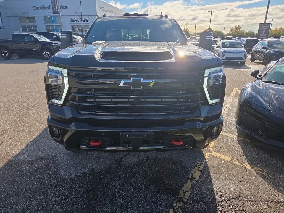 Chevrolet Silverado 2500Hd 2026 photo 2
