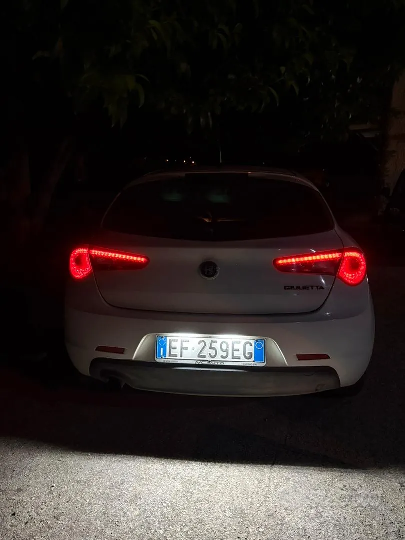 Alfa Romeo Giulietta 2011 photo 5
